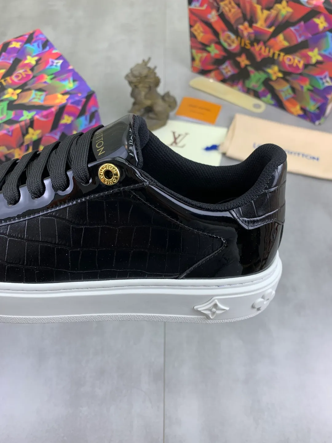 Men's men's shoes P520💰【New style】🆘High quality cowhide【Louis Vuitton】LV official website's latest model🎁casual and fashionable men's shoes👟hot style💥simple and elegant style, exclusive for trendy men. Unique official website's latest brand elements👑original decoration, fashionable and generous, the fabric is made of original denim➕comfortable and breathable mesh lining➕cow leather feet ✅The official website specifies wear-resistant casual outsole, the classic model is taken in real life🎬Color: 5⃣️colors available😍Number of codes: 38-44 Full set of packaging